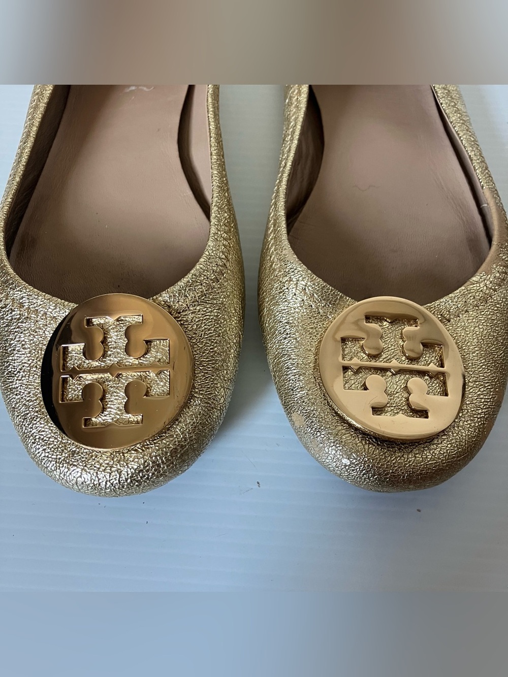 Tory Burch Reva Metallic Gold Crinkle Leather Ballet Flats size 8.5 - Picture 5 of 10